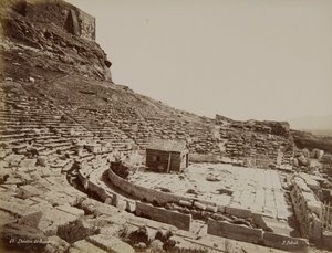 ディオニュソスの古代劇場